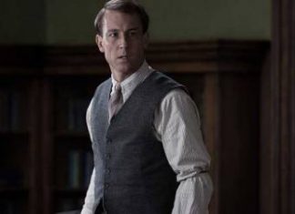 Тобиас Мензис войдет в королевскую семью Великобритании