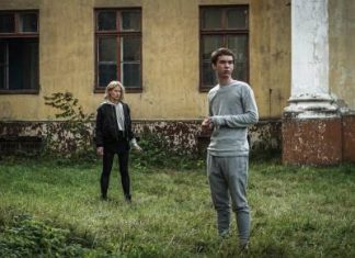 В программу фестиваля в Карловых Варах включены «Подбросы» Твердовского и «Свидетели Путина» Манского