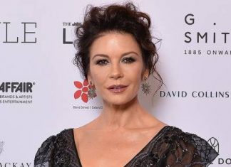 Кэтрин Зета-Джонс сыграет в первом сериале Facebook