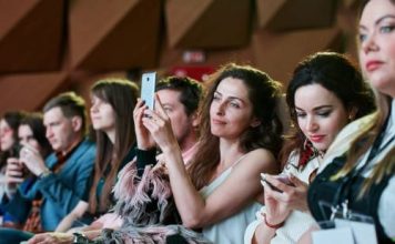 Дмитрий Глуховский выступит на фестивале Telling Stories