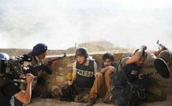 Леа Сейду стала иконой журналистики в трейлере фильма «Суперзвезда»