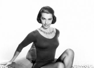 Исполнилось 100 лет со дня рождения звезды «Поющих под дождём» Сид Чарисс