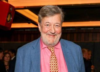 Стивен Фрай появится в «Утреннем шоу»